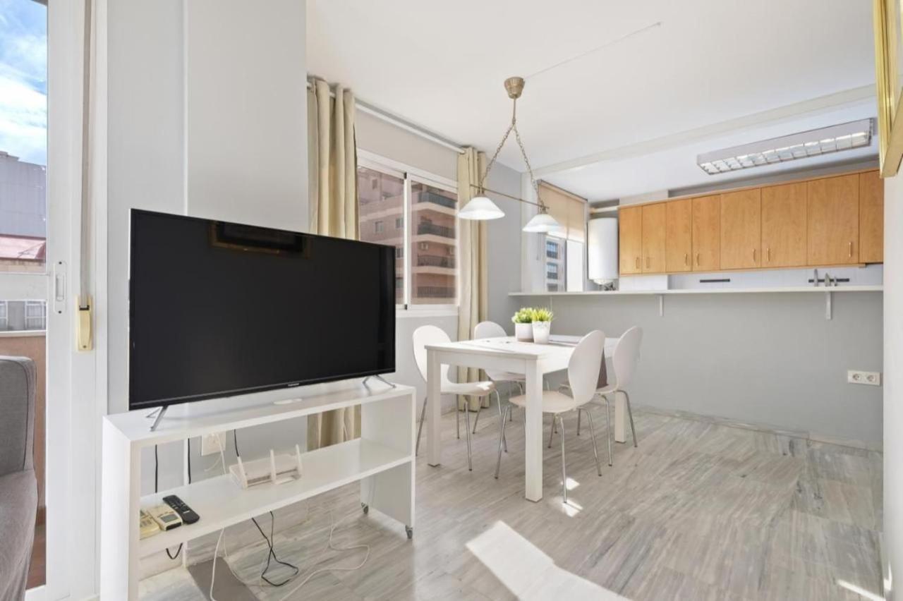 Apartamento En Calle Cuarteles De Dos Habitaciones Málaga Esterno foto